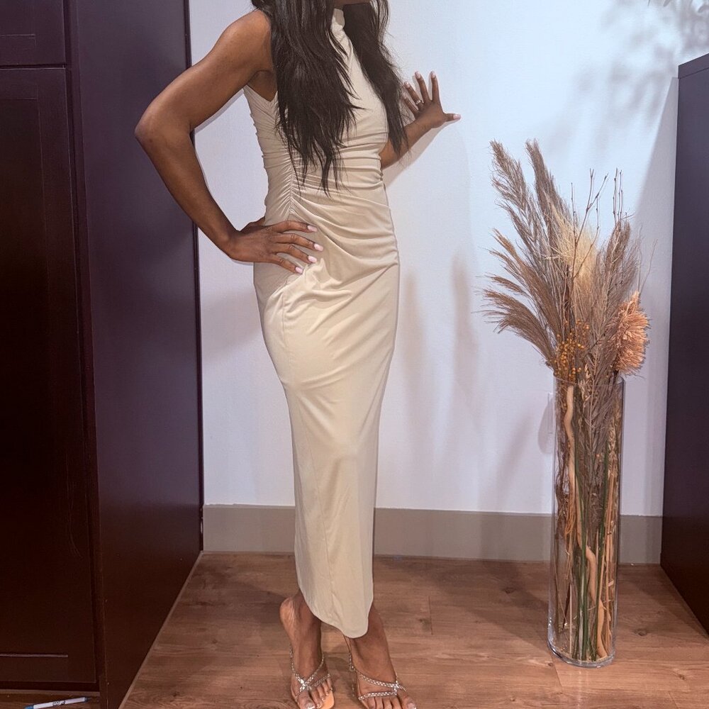 Zara Olive Maxi Dress - Picture 3 of 4